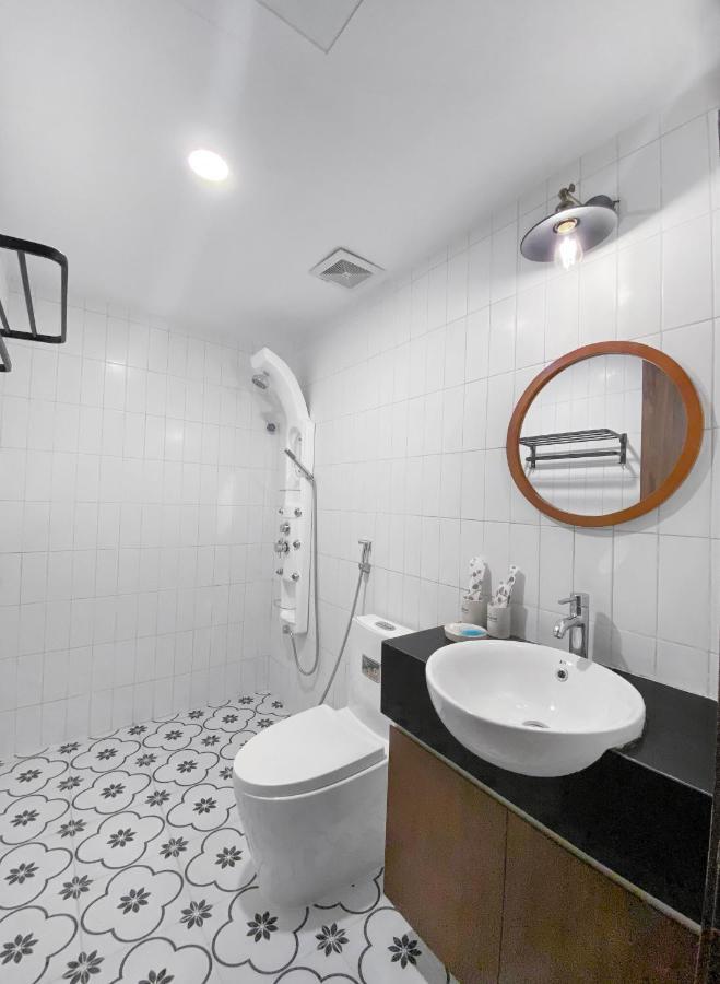 Blissington Apartments&Hotels Hanoi Buitenkant foto